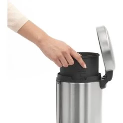 Brabantia NewIcon Pedalspand | 3 L | Mat Stål FPP -Rengøringsekspert brabantia newicon pedalspand 3 l matt steel fpp 6