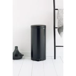 Brabantia NewIcon Pedalspand | 30 L | Mat Sort -Rengøringsekspert brabantia newicon pedalspand 30 l matt black 4