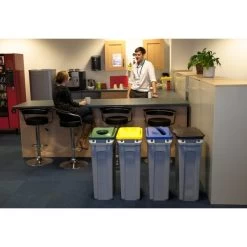 Rubbermaid Slim Jim Låg "Hængsel', Sort 12 Rubbermaid Slim Jim Låg "Hængsel', Sort -Rengøringsekspert rubbermaid slim jim lag hangsel sort 4